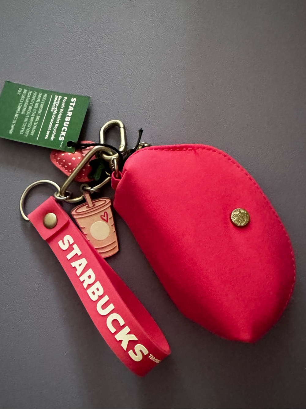 🍓NWT 2026 Starbucks Pink Drink Strawberry Pouch Keychain with Charms &🎁Stickers